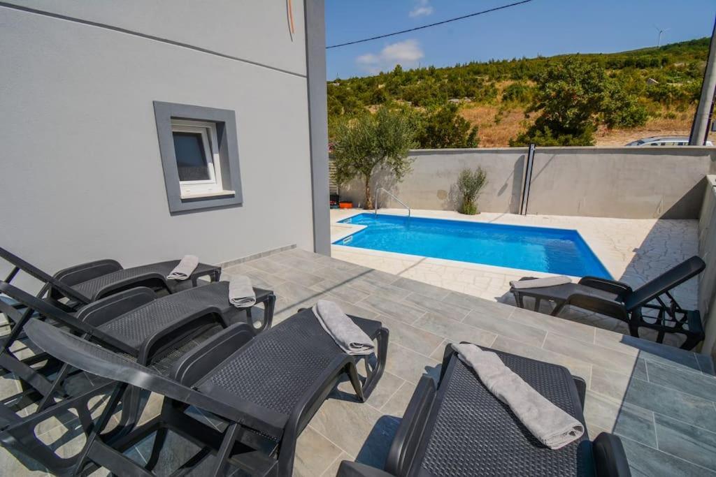 Villa With Amazing View And A Private Pool, Susnjar 1 Kruševo 外观 照片