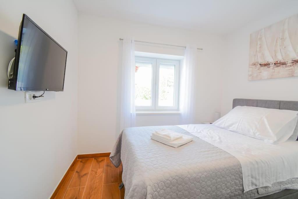 Villa With Amazing View And A Private Pool, Susnjar 1 Kruševo 外观 照片