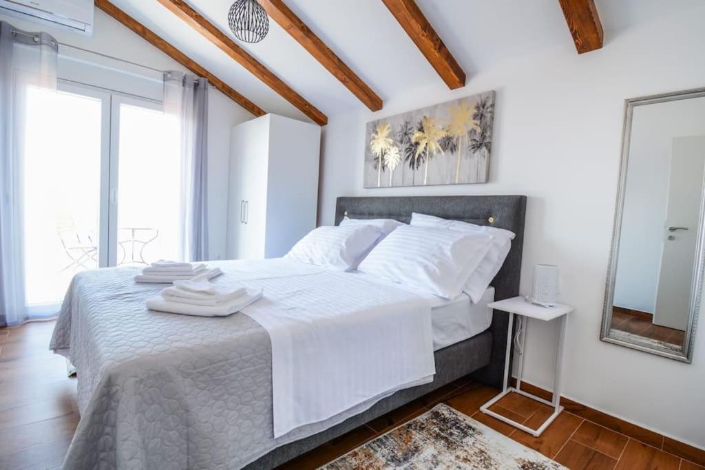 Villa With Amazing View And A Private Pool, Susnjar 1 Kruševo 外观 照片