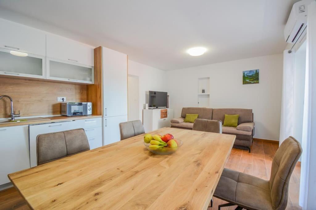 Villa With Amazing View And A Private Pool, Susnjar 1 Kruševo 外观 照片